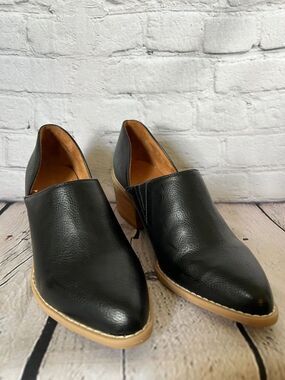 Cynthia Rowley Black Leather Slip-On Loafers with Tan Heel